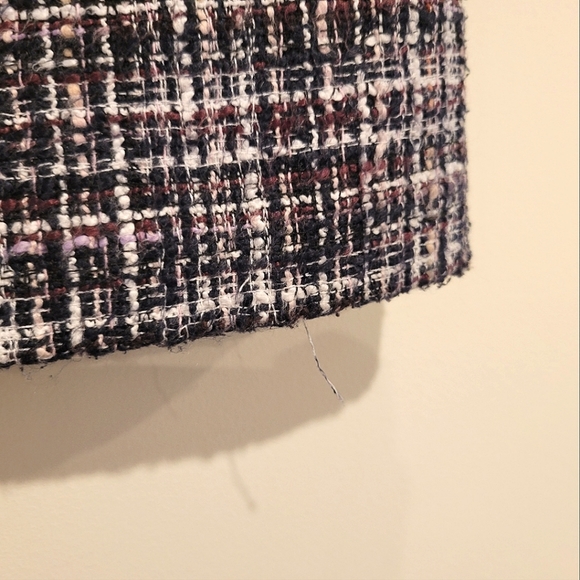 2/$18 Loft Plaid Tweed Red White Black Mini A-Line Pencil Skirt 8 GUC - Picture 6 of 10